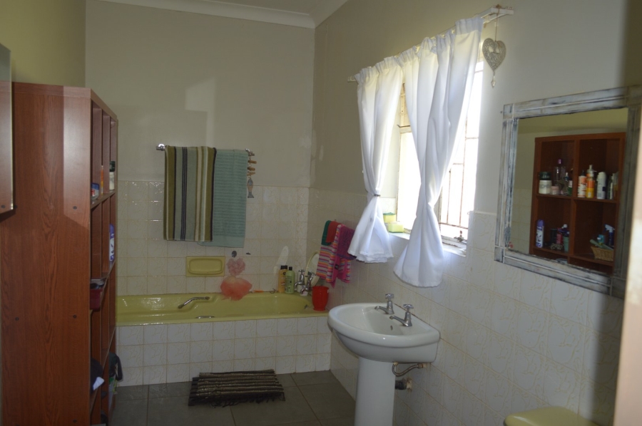 4 Bedroom Property for Sale in Flamwood North West